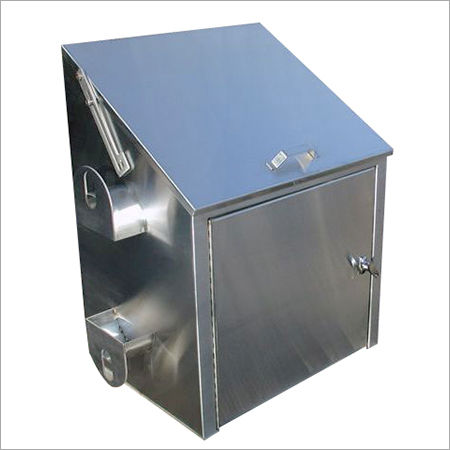 Stainless Steel Locker Vehicle Type: 4 Wheeler