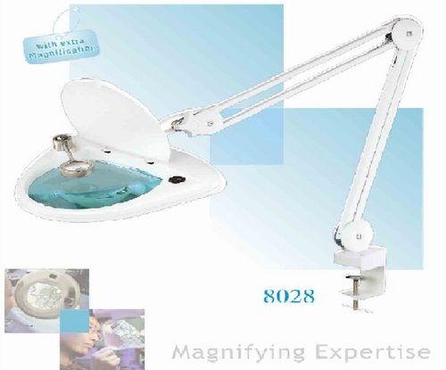 Magnifying lamps