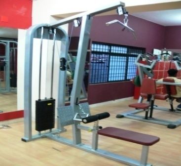 Warm White Lat Pulldown Machine