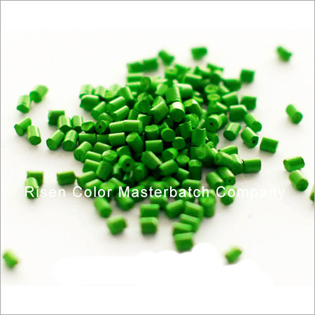 Pet Masterbatch - Premium Quality Plastic Material, 2.5x3.0mm Particle Size, Vibrant Color Strength - Flame Resistant, Light and Heat Resistant