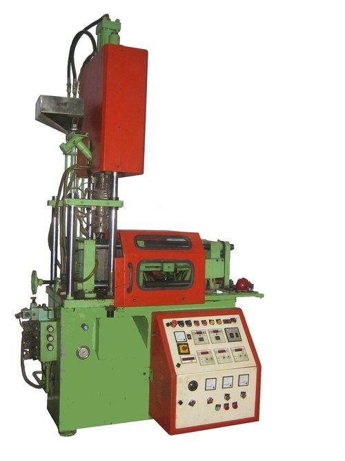 Vertical Screw Type Injection Moulding Machine