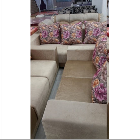 Spacious Modern Sofa Set