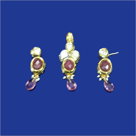 Designer Gold Pendant Sets