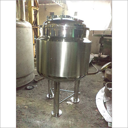 Stainless Steel Stand Support Tank, Capacity: 500-1000 L at best price in  Bhayandar