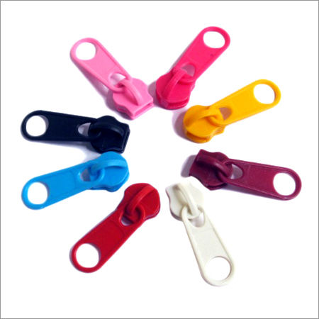 Plastic Zipper Slider Capacity: 550 Kg/H Kg/Hr