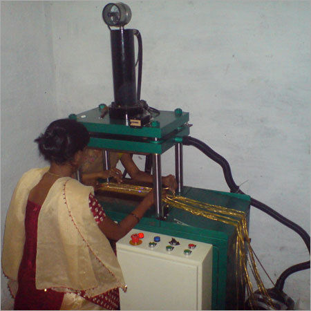 Cup Chain Fitting Machine