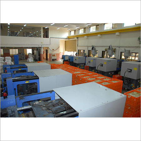 Modern Injection Moulding Shop