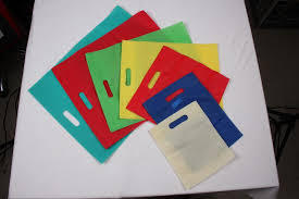 Non Woven D-Cut Bags