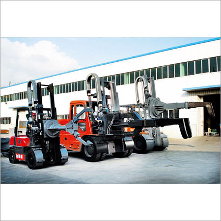 Forklift Charging Manipulator