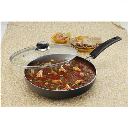 260 mm Elite Black Beauty Fry Pan with Glass Lid