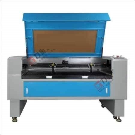 Double Heads CO2 Laser Cutting Machine