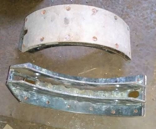 BRAKE SHOES