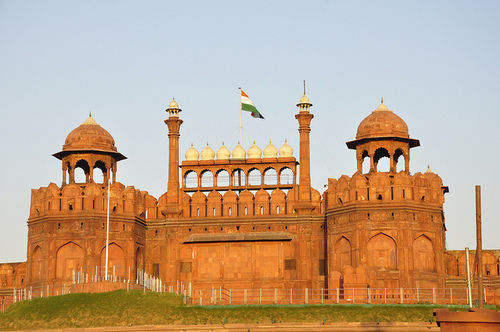 Delhi agra tour packages By R WORLD TOURS & TRAVELS
