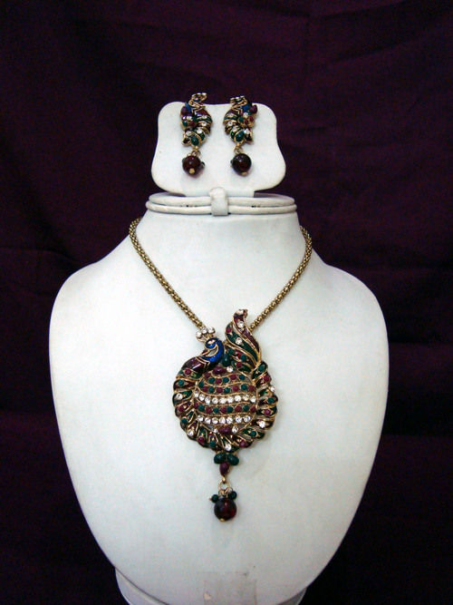 Peacock Pendant Set