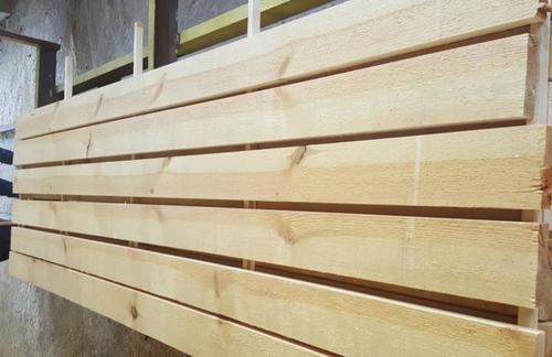 Red Pine Wood Lumber Moisture Content: 14-18%