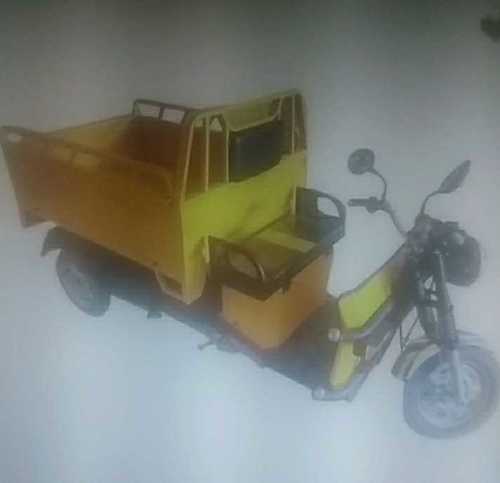 Electric Rickshaw Loader  Displacement: Faridabad