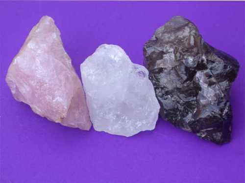 Quartz Crystal With 98% Silica Application: Industrial