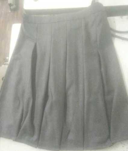 ग्रे लड़कियों की कॉटन यूनिफ़ॉर्म स्कर्ट