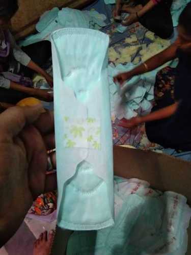 Super Clean And Dry Sanitary Pad Age Group: Adults