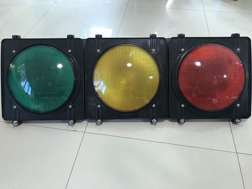 Single Source Traffic Lights