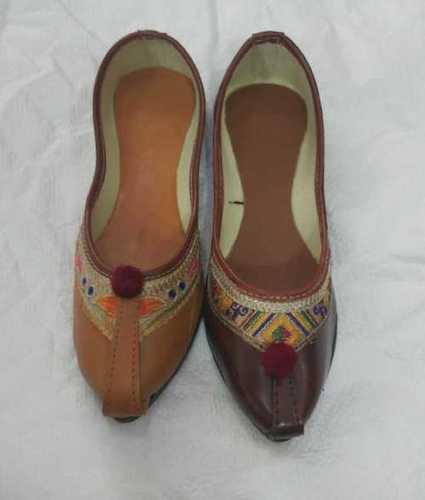 Dark Brown Ladies Fancy Punjabi Jutti