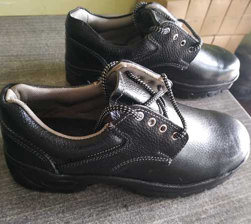 Industrial Black Safety Shoes Size: 6 at Best Price in Bhosari ...
