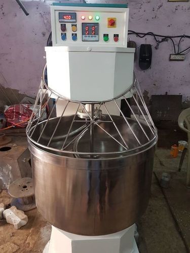 Three Phase Fully Automatic Spiral Flour Kneading Machine Capacity: 40 Kg/Hr