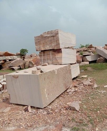 Golden Brown Quartzite Block Size: 270 X 160 X 140 Cm+