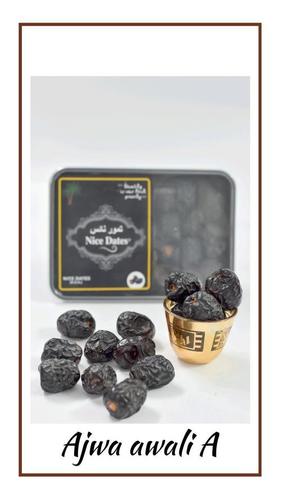 Natural Hygienically Packed Safawai Dates