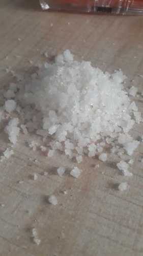 White Free Flow And Crystal Salt