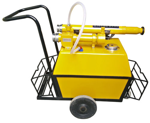 Mobile Foam Trolley - Corrosion Resistant FRP Tank, 100/200 Liter Capacity, Lightweight Golden Yellow Design, Rapid Deployment For High-Risk Areas