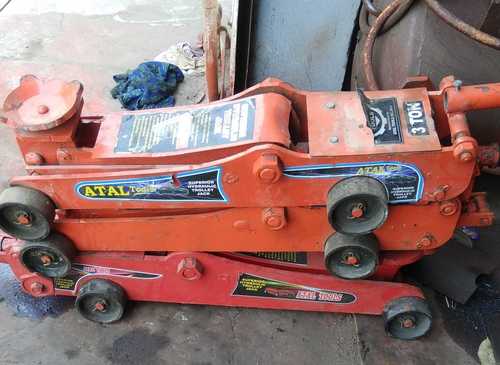 2 Ton Hydraulic Trolley Jack Warranty: 12 Months