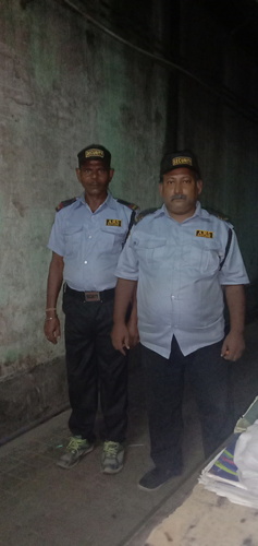 सुरक्षा गार्ड और हाउसकीपिंग सेवाएं