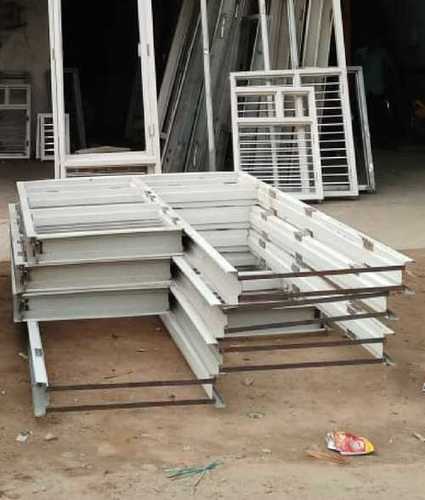 घर के लिए स्टील चौखट