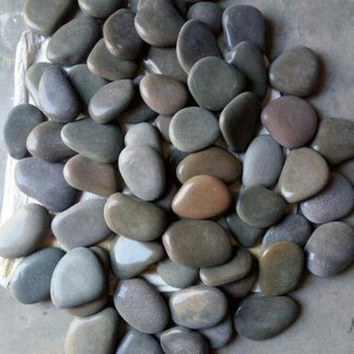 Flat Pebble Stones Size: 2-3Inch