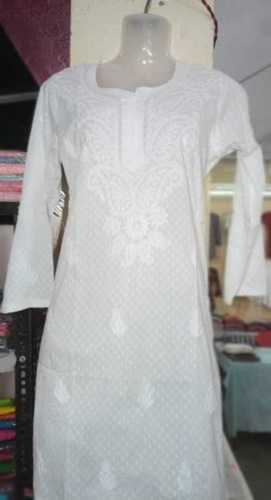 Lucknawi Chikankari Ladies Ethnic Wear Kurtis Age Group: 25+