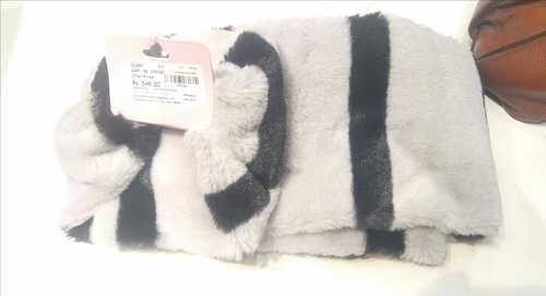 White And Black Skin Friendly Fashionable Scarf