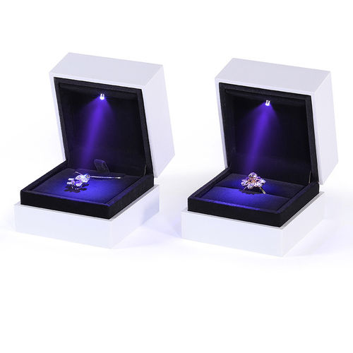 ring box with light