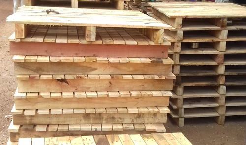 Brown Termite Proof Wooden Pallets