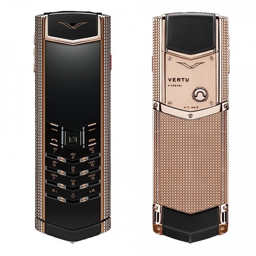 Vertu Signature Clouse De Paris Red Gold Mobile Phone - 2.2 Inch Display, 1 Gb Storage, 400 Hrs Standby | Black And Gold Design, Sms And Mms Messaging, Stereo Bluetooth Audio
