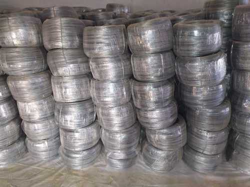 Silver Industrial Gi Wire Roll 