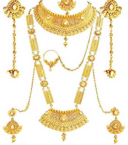 Golden Appealing Look Necklace Set