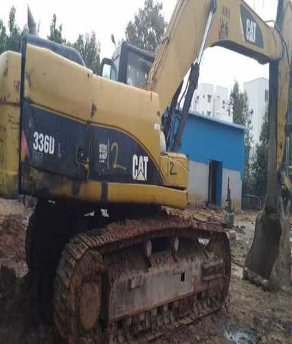 Heavy Duty Hydraulic Excavator  Capacity: 1300 Kg/Hr