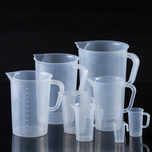 White Plastic Cylindrical Measuring Cups