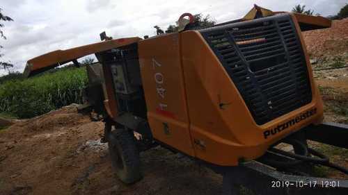 Yellow Mobile Concrete Pump For Construction Use