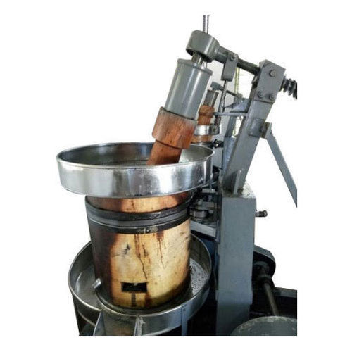 Semi Automatic Type Marachekku Oil Extraction Machine