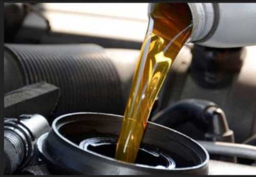 Yellow Lubricant Oil For Engine 