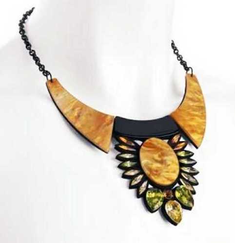 Elegant Look Acrylic Necklace