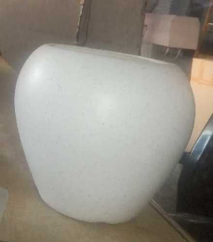 White Color Plastic Pot Size: Customized