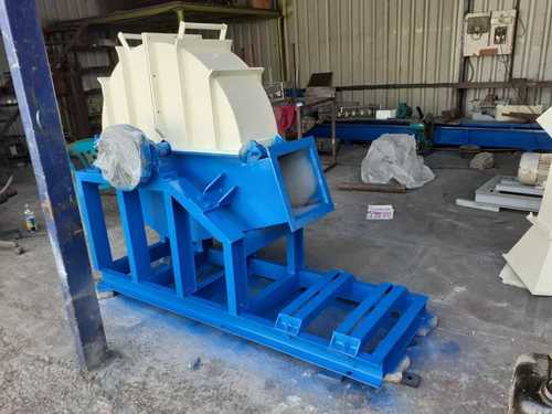 Blue Semi Automatic Wood Chipper Machine